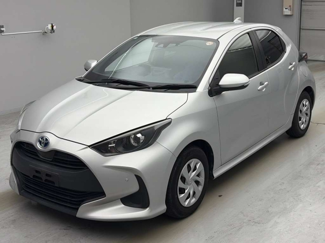 TOYOTA YARIS — фото