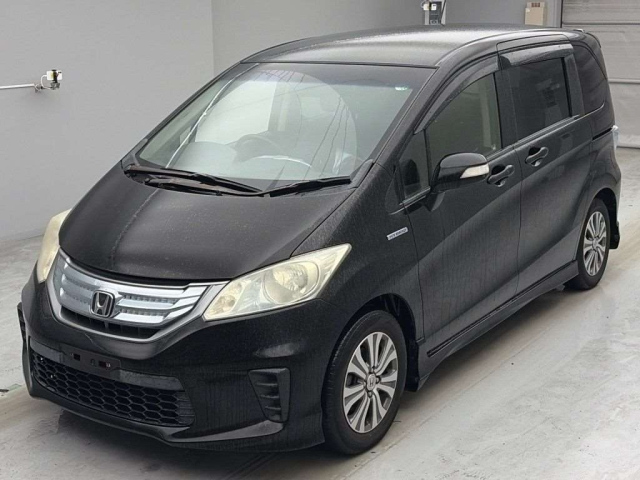 HONDA FREED — фото