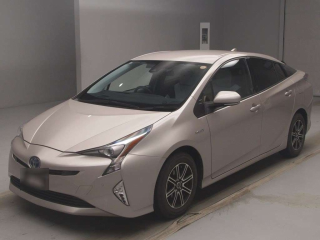 TOYOTA PRIUS — фото
