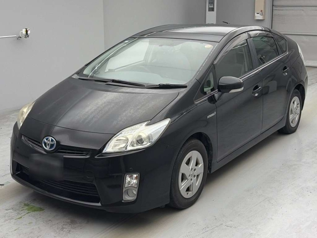 TOYOTA PRIUS — фото