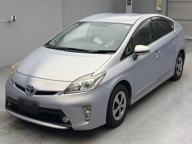 TOYOTA PRIUS — фото