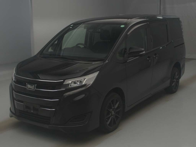 TOYOTA NOAH — фото