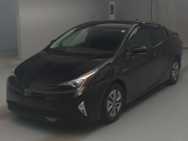 TOYOTA PRIUS — фото