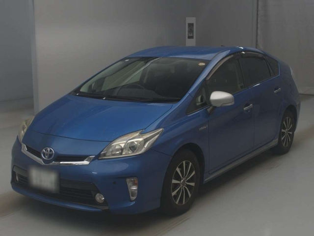 TOYOTA PRIUS — фото