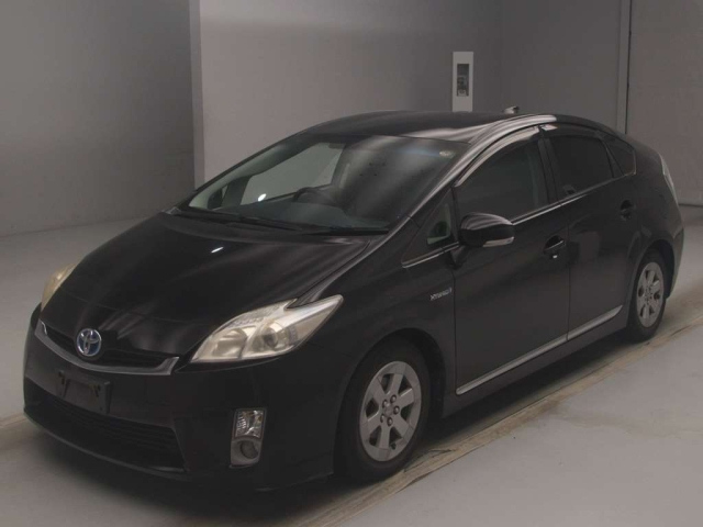 TOYOTA PRIUS — фото