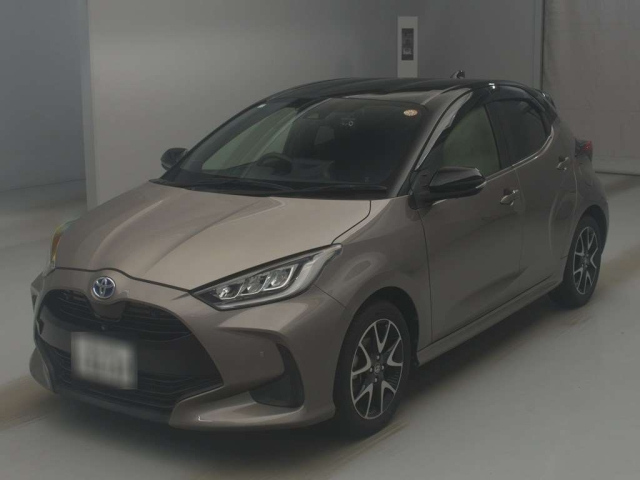 TOYOTA YARIS — фото