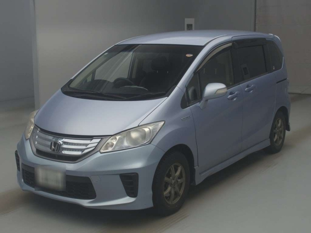 HONDA FREED — фото