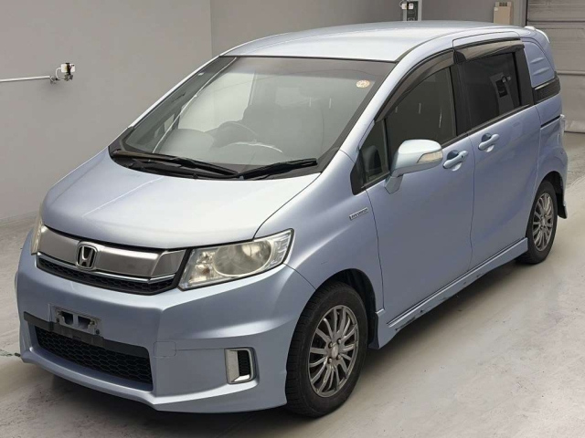 HONDA FREED — фото
