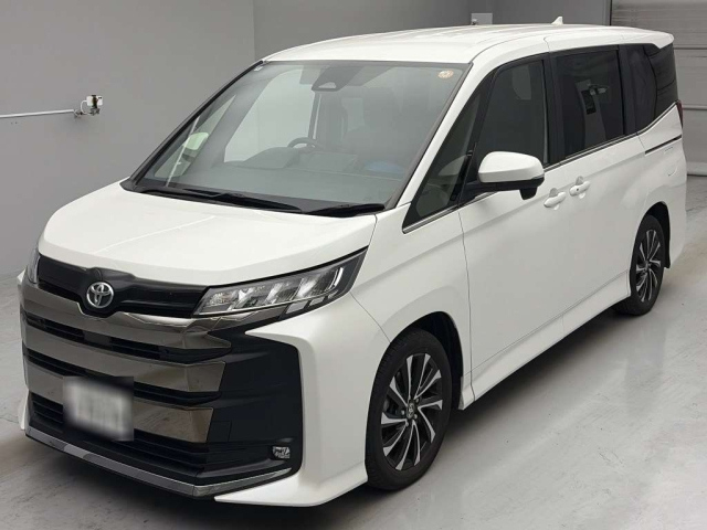 TOYOTA NOAH — фото