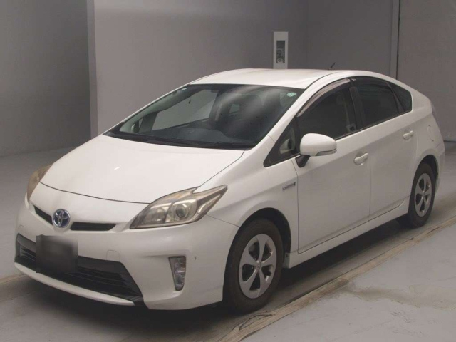 TOYOTA PRIUS — фото