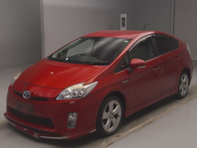 TOYOTA PRIUS — фото