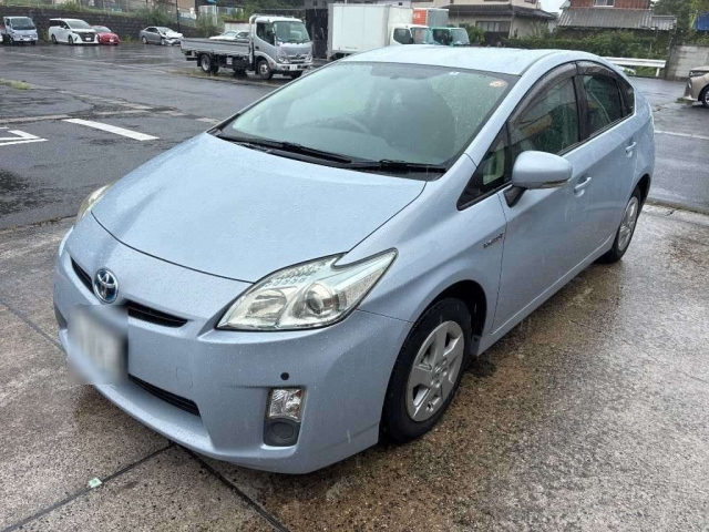 TOYOTA PRIUS — фото