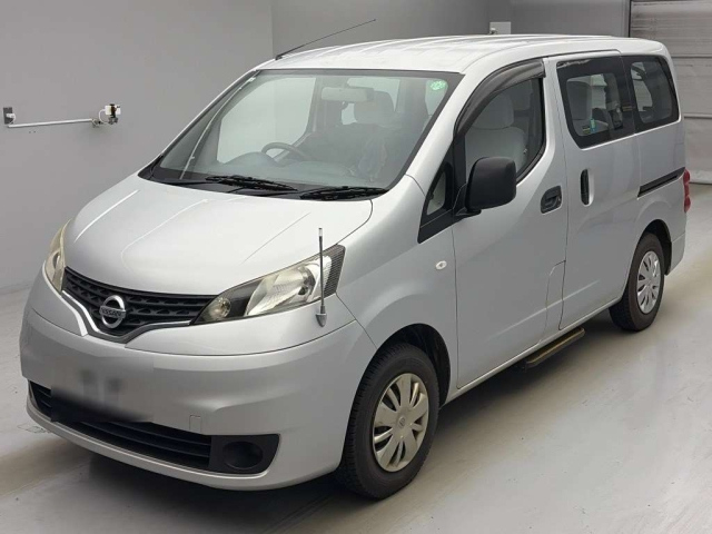 NISSAN NV200 — фото