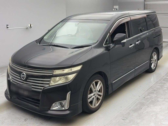 NISSAN ELGRAND — фото