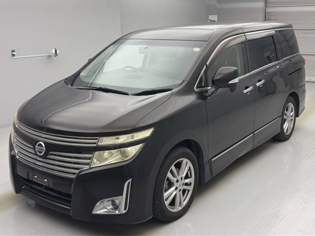 NISSAN ELGRAND — фото