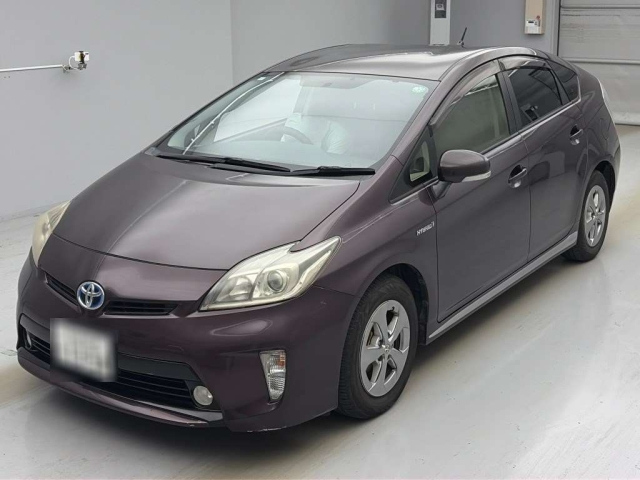 TOYOTA PRIUS — фото