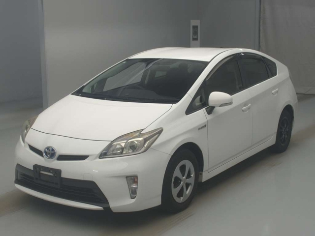 TOYOTA PRIUS — фото