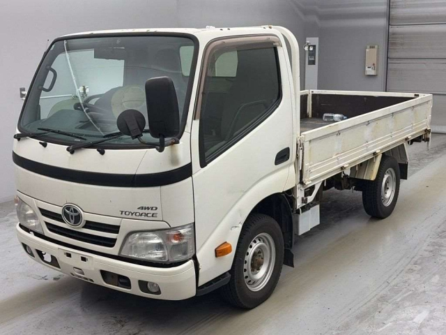 TOYOTA DYNA — фото