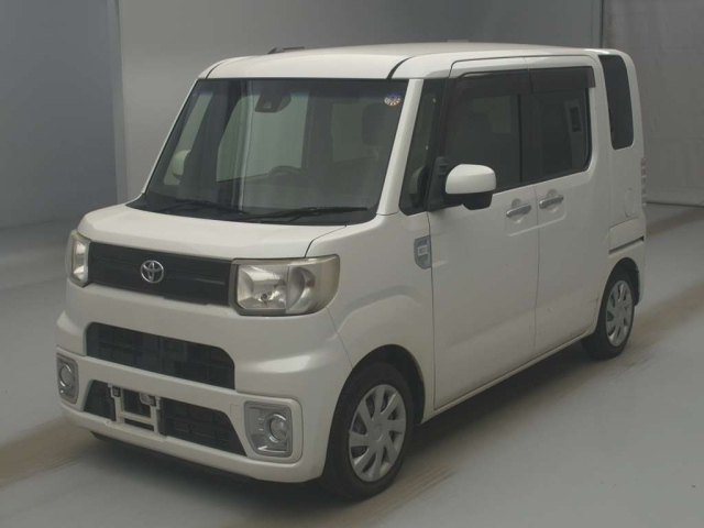 TOYOTA PIXIS — фото