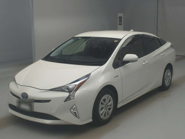 TOYOTA PRIUS — фото