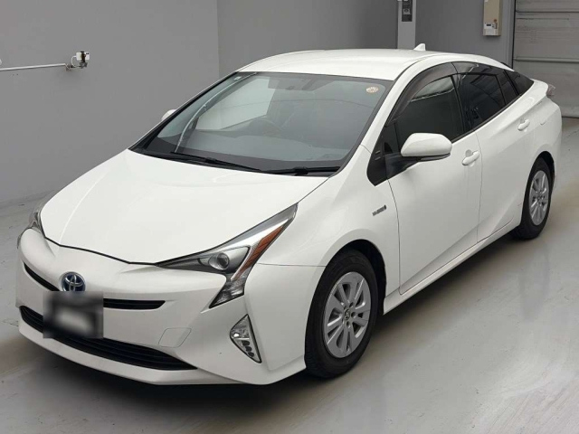 TOYOTA PRIUS — фото