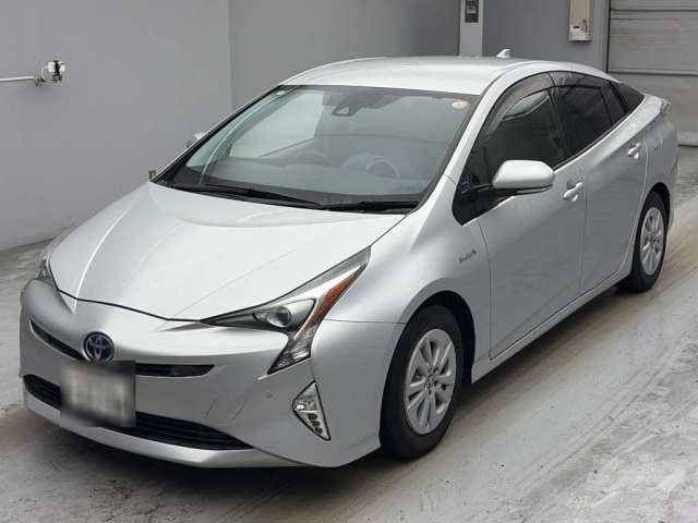 TOYOTA PRIUS — фото