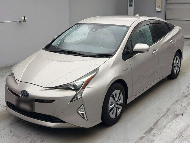 TOYOTA PRIUS — фото