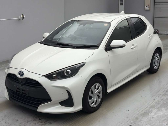 TOYOTA YARIS — фото