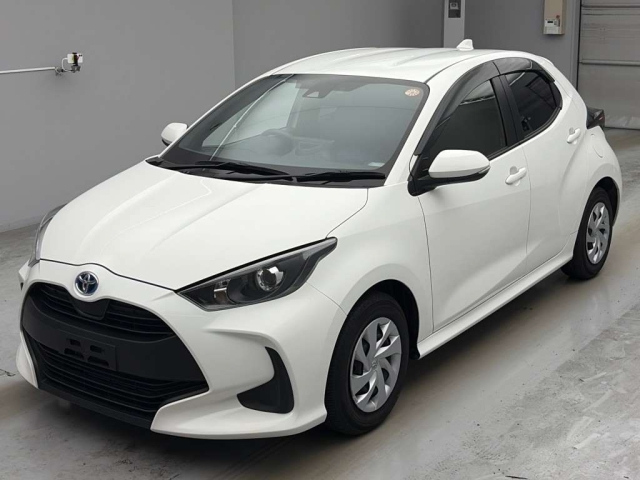 TOYOTA YARIS — фото