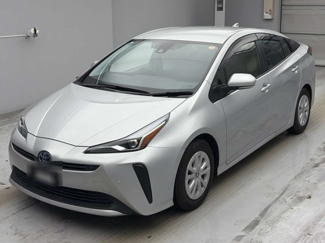 TOYOTA PRIUS — фото