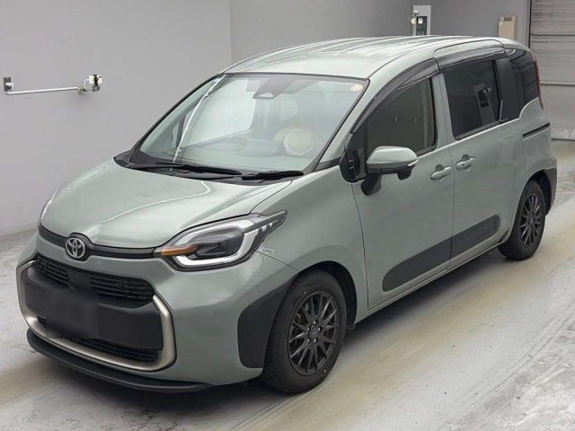 TOYOTA SIENTA — фото