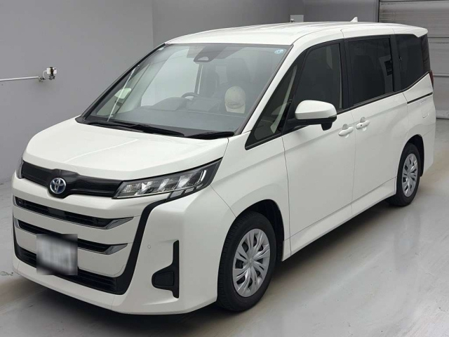 TOYOTA NOAH — фото