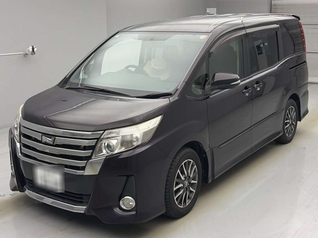 TOYOTA NOAH — фото