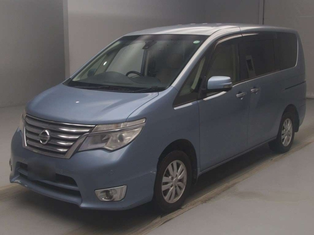 NISSAN SERENA — фото