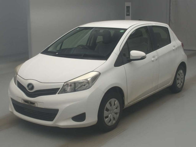 TOYOTA VITZ — фото