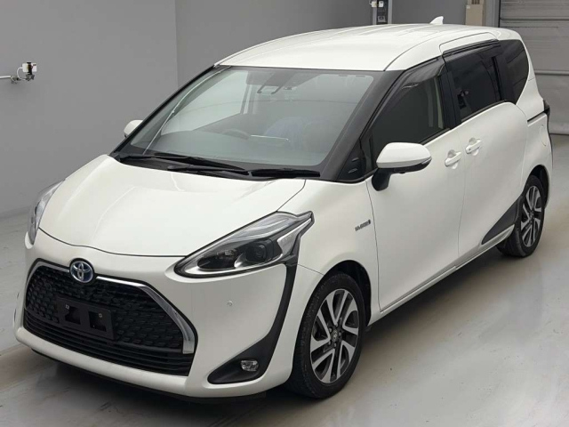 TOYOTA SIENTA — фото