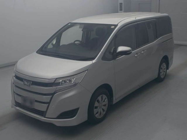 TOYOTA NOAH — фото