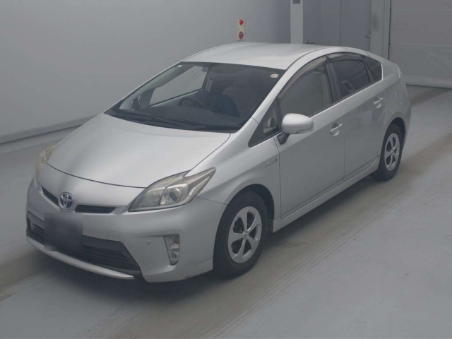 TOYOTA PRIUS — фото