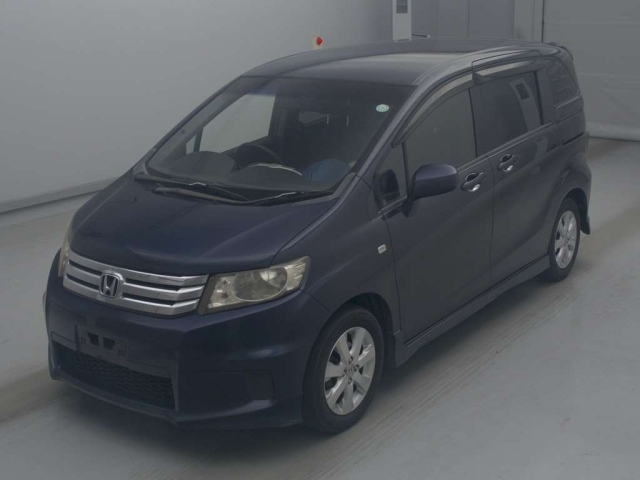 HONDA FREED — фото