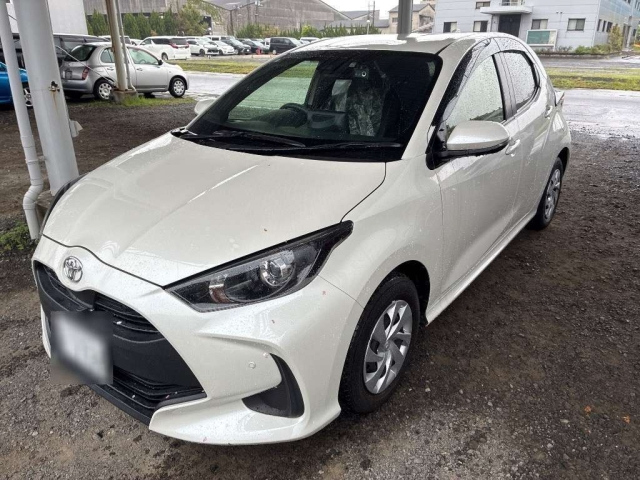 TOYOTA YARIS — фото