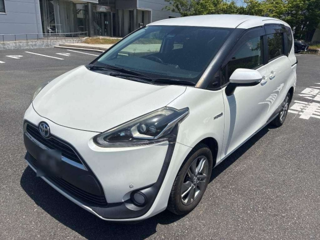 TOYOTA SIENTA — фото