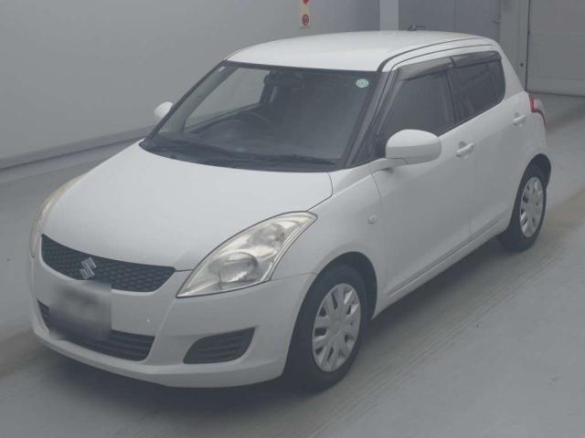 SUZUKI SWIFT — фото