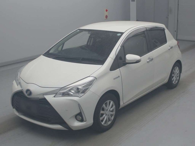 TOYOTA VITZ — фото