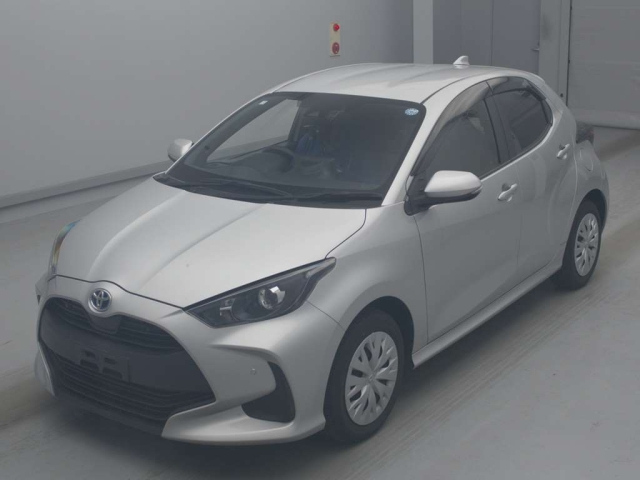 TOYOTA YARIS — фото