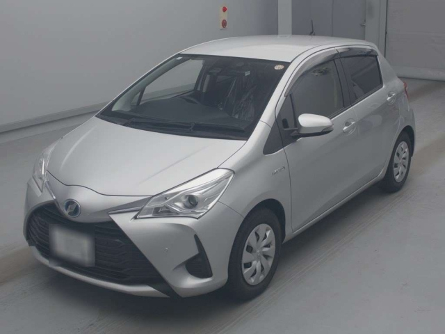 TOYOTA VITZ — фото