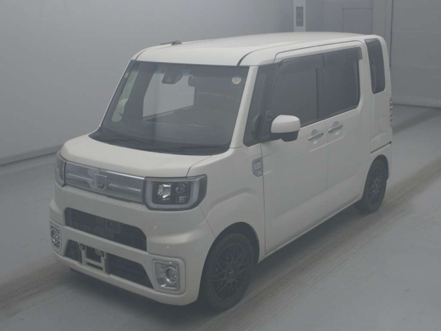 DAIHATSU WAKE — фото