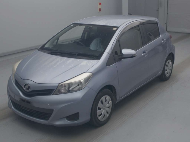 TOYOTA VITZ — фото