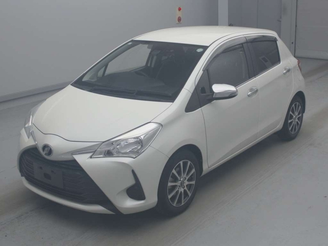 TOYOTA VITZ — фото