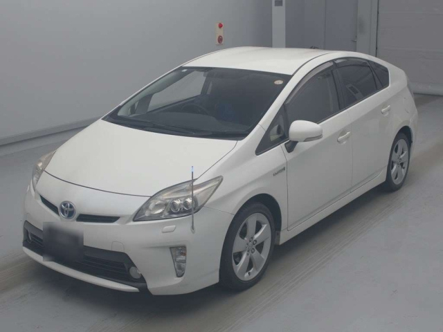 TOYOTA PRIUS — фото