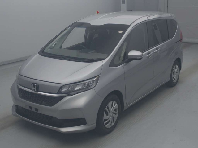 HONDA FREED — фото